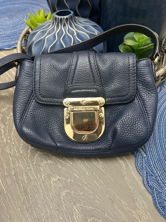 Michael Kors Handbags - Michael Kors Navy Pebbled Leather Crossbody with Gold-Tone Lock